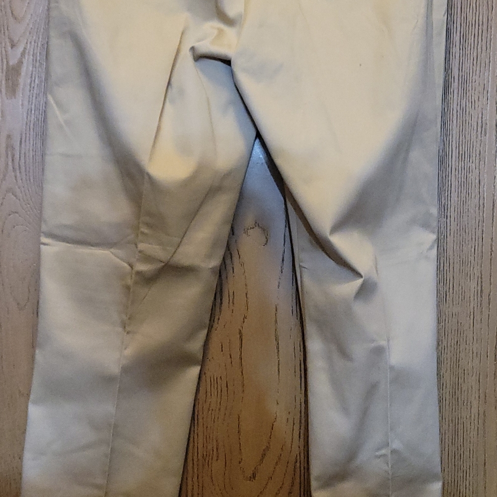 H&M Tan Chinos Classic Straight-Leg/Super Stretch w Elastic Waist In Back